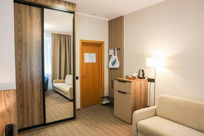 Фотографии номера Джуниор сюит, Корпус: «Родник» в Гостинице Родник Алтая Белокуриха