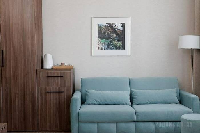 Фотографии номера Джуниор сюит (без балкона), Корпус: «Здравница» в Гостинице Родник Алтая Белокуриха