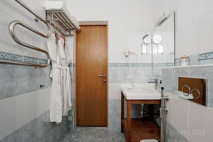 Фотографии номера Джуниор сюит (без балкона), Корпус: «Здравница» в Гостинице Родник Алтая Белокуриха