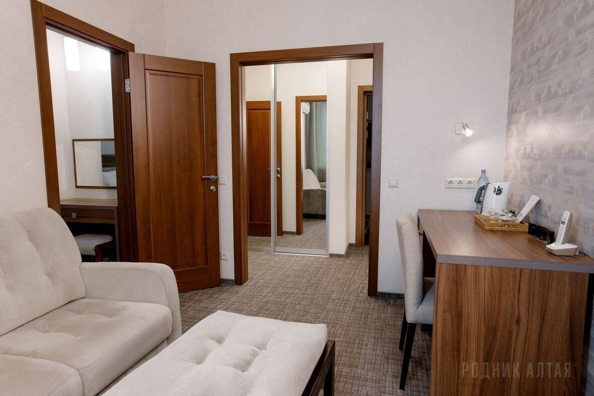 Фотографии номера Люкс, Корпус: «Родник» (6 этаж) в Гостинице Родник Алтая Белокуриха