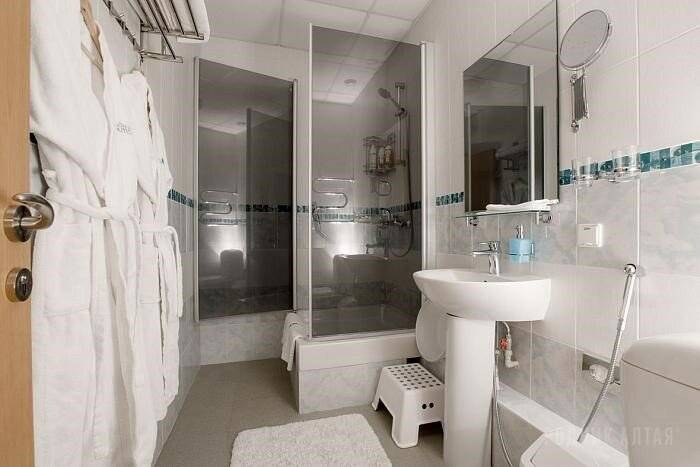 Фотографии номера Джуниор сюит, Корпус: «Родник» в Гостинице Родник Алтая Белокуриха