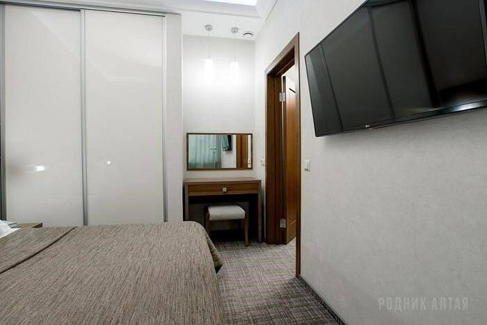 Фотографии номера Люкс, Корпус: «Родник» (6 этаж) в Гостинице Родник Алтая Белокуриха