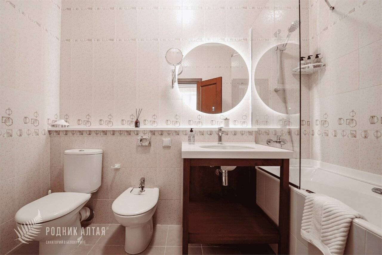 Фотографии номера Люкс Семейный, Корпус: «Родник» в Гостинице Родник Алтая Белокуриха