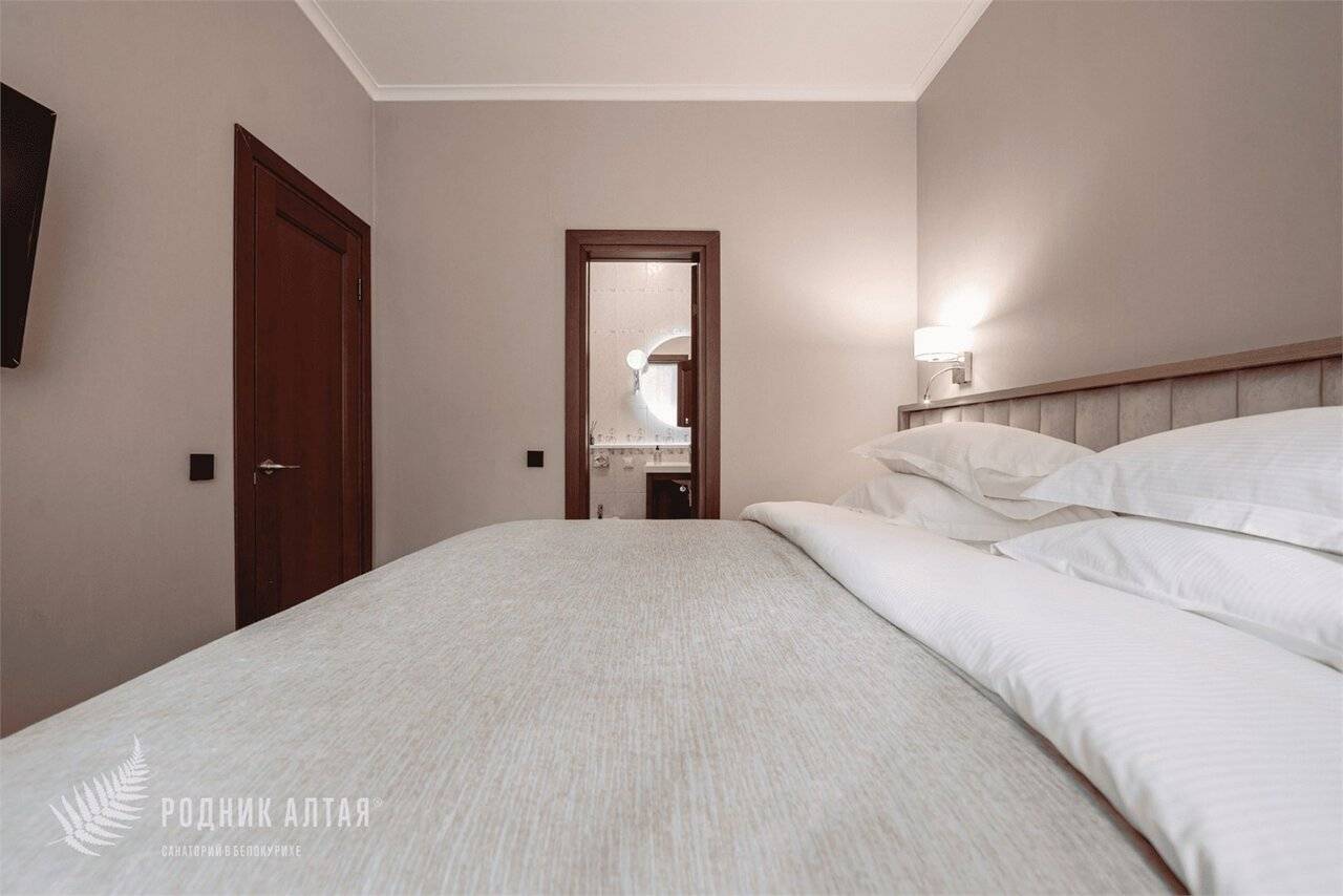 Фотографии номера Люкс Семейный, Корпус: «Родник» в Гостинице Родник Алтая Белокуриха